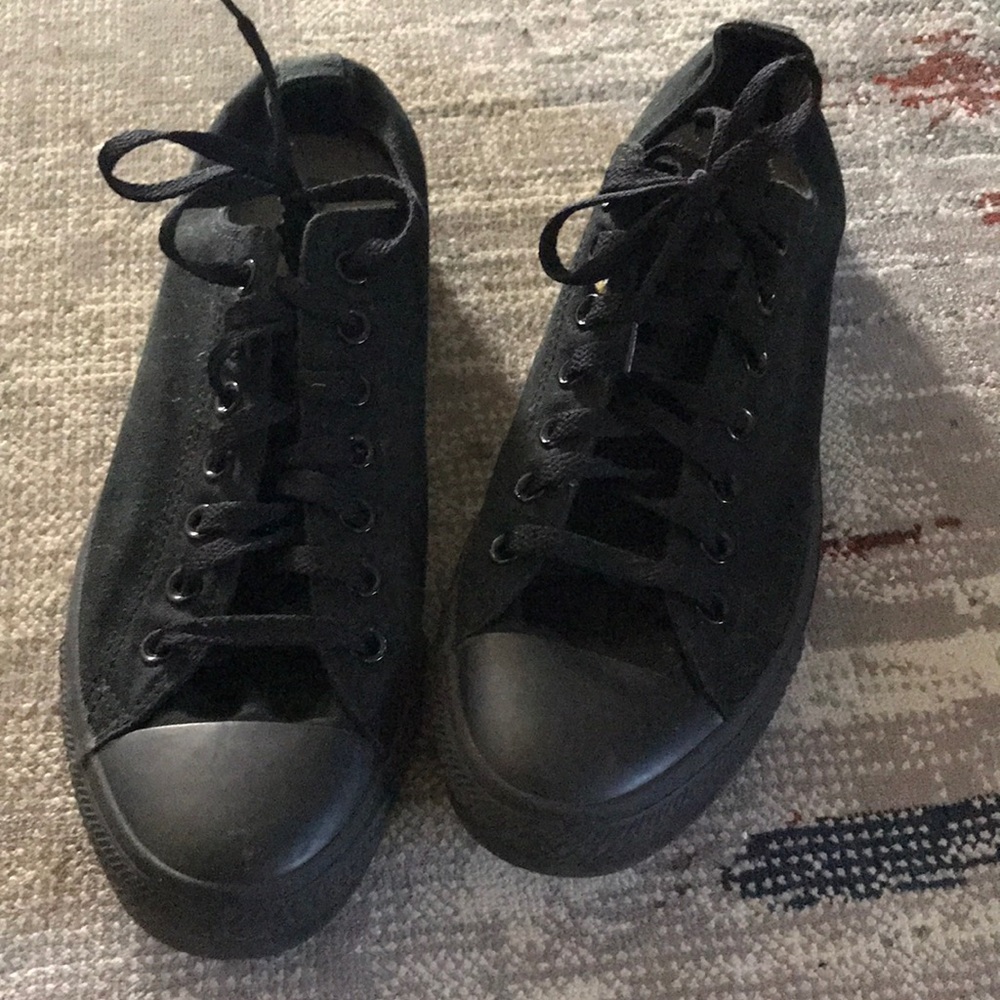Men’s classic black converse